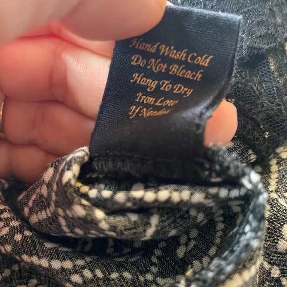 Mine Black and White Patterned Tank Top - Picture 5 of 5